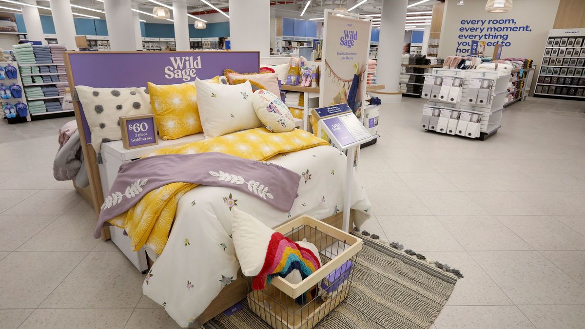 Bed Bath and Beyond store design