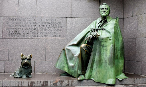 FDR statue