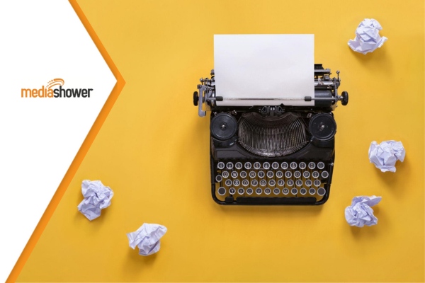 typewriter to write blog ideas