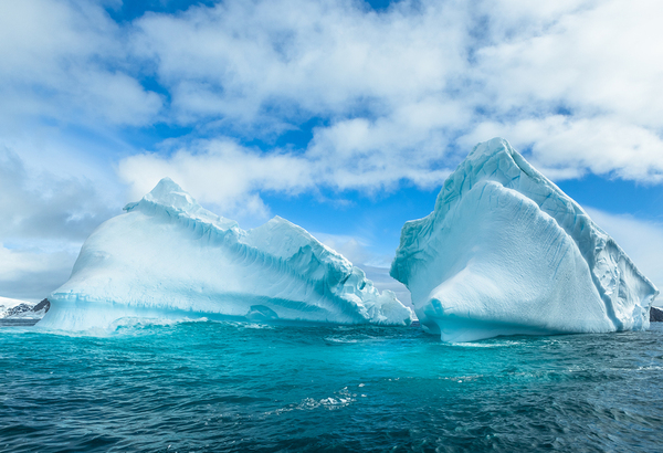 Oceanographers discover big underwater waves