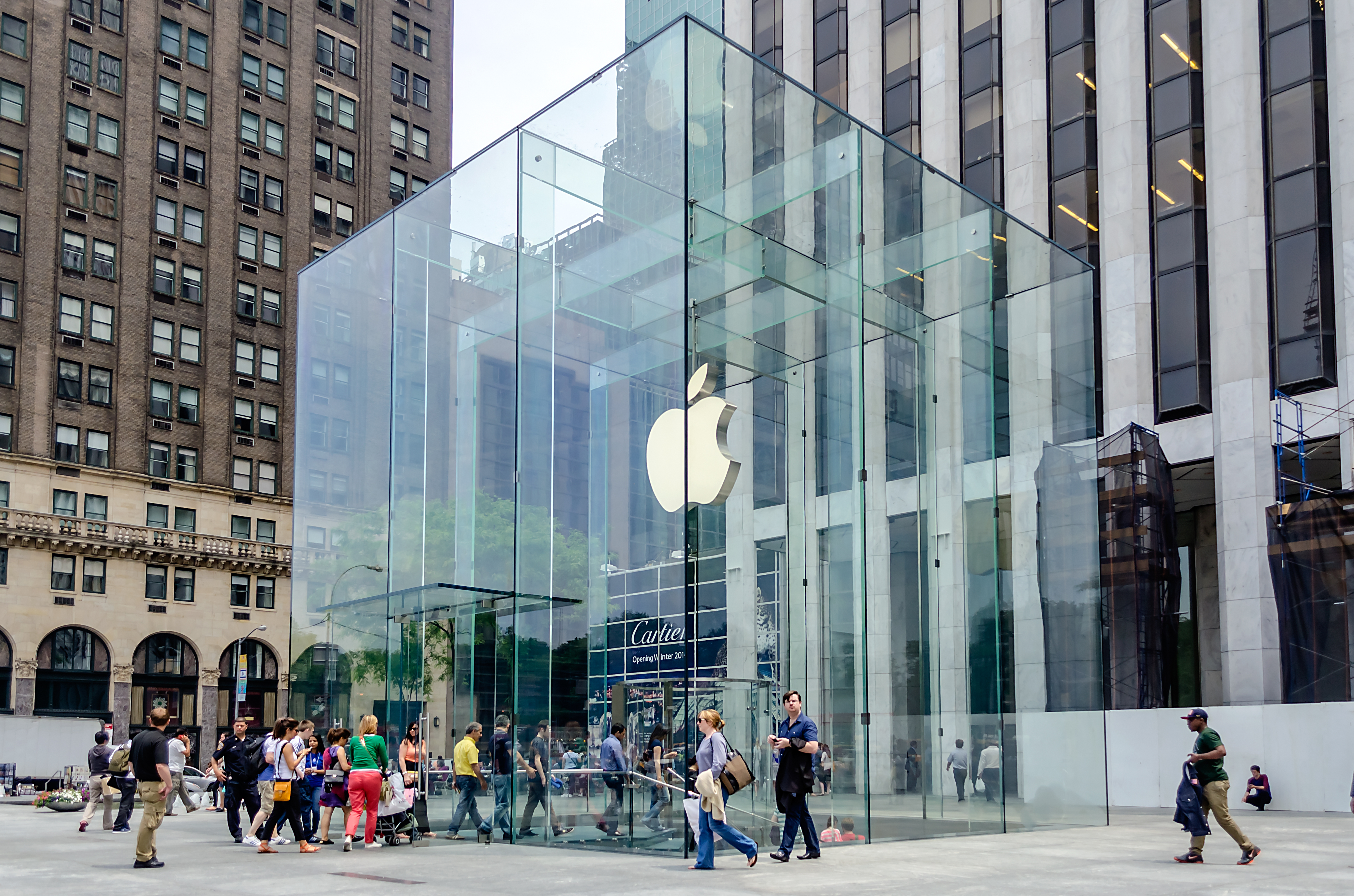 Apple нова. Эпл стор в Нью Йорке. Store Apple Авеню Нью Йорк. Apple Store 5 Avenue New York. Apple Store Нью-Йорк куб.