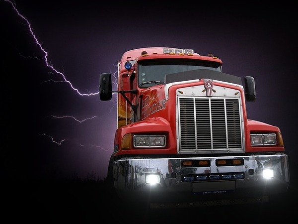 As companies sell off surplus inventory, demand for carriers will increase, contributing to rising warehouse management costs in 2017.