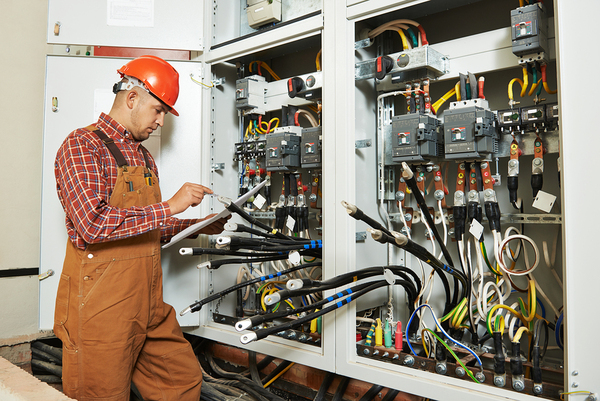 What is deals an electrical engineer