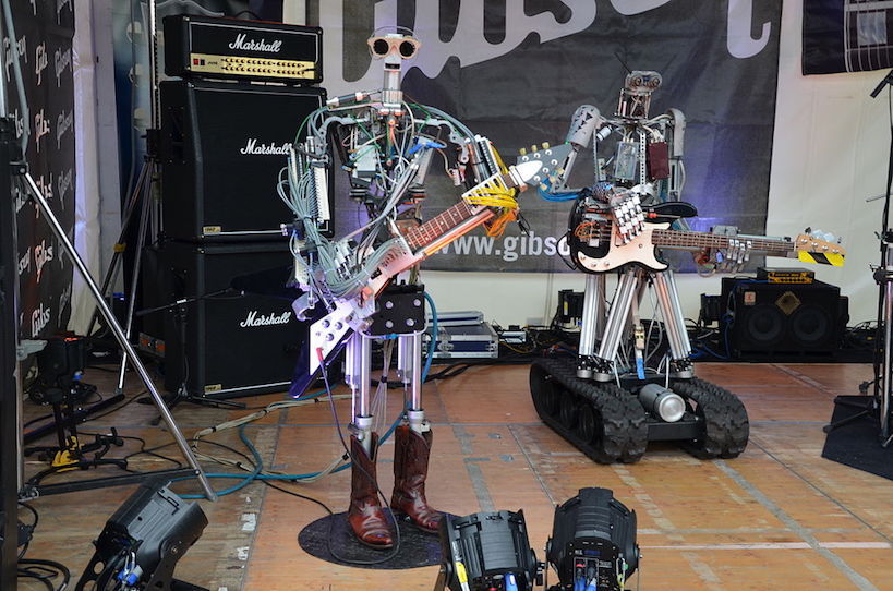 snack Hemmelighed fætter Robot Rock Band Needs a Lead Singer - PDH Academy
