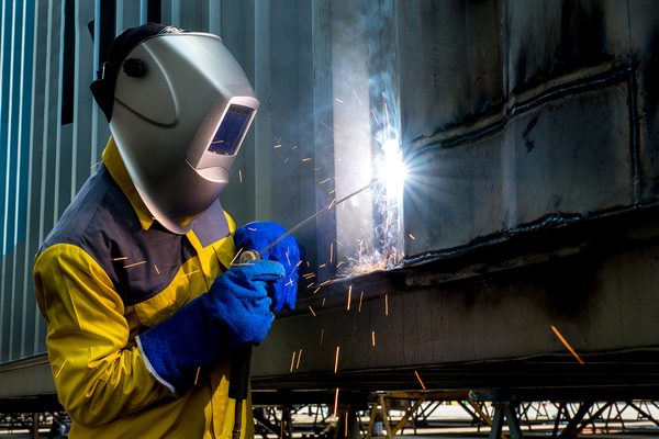 Recent Fed reports indicate mixed growth and moderate expectations for the manufacturing sector.